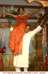 Dr. Usha Jain performing the Jayma move with Manohar Jain